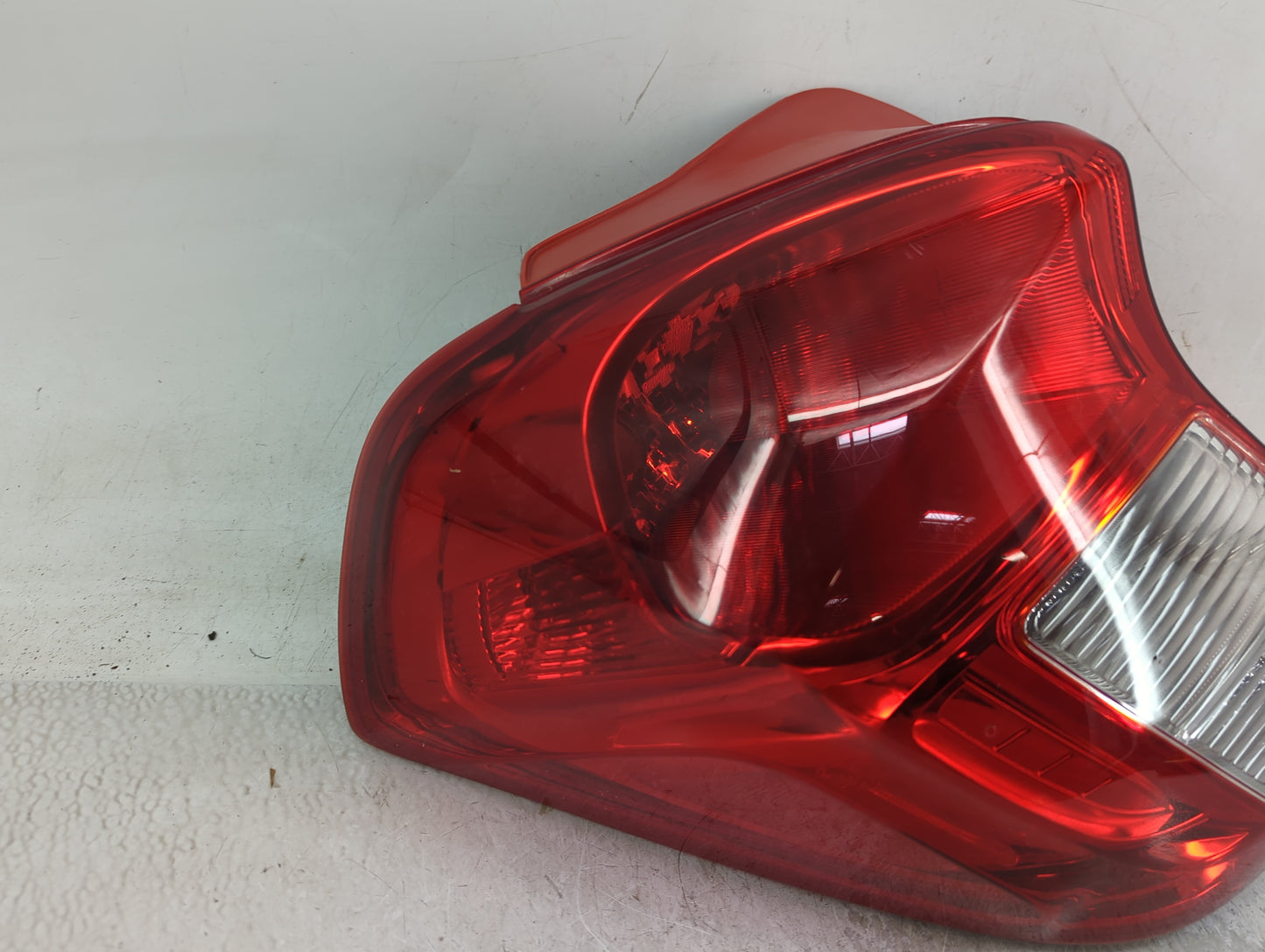 2018-2022 Chevrolet Spark Tail Light Assembly Driver Left OEM P/N:42607403 Fits Fits 2018 2019 2020 2021 2022 OEM Used Auto 