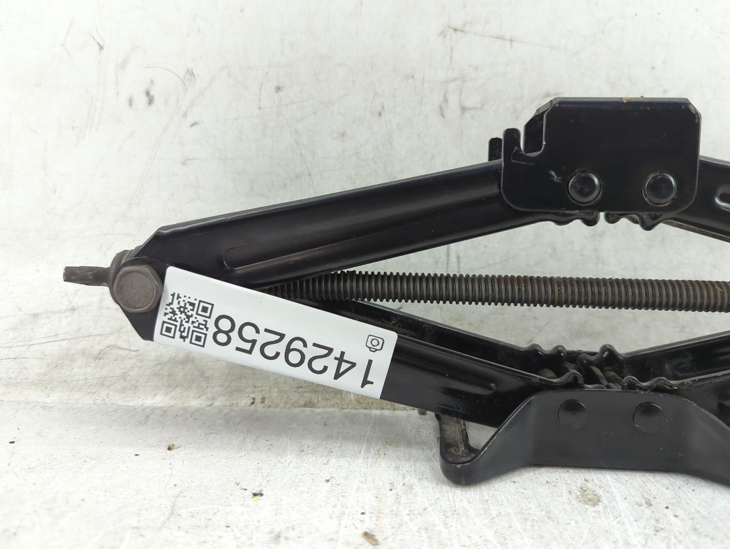 2020 Chevrolet Spark Spare Scissor Car Jack - Oemusedautoparts1.com