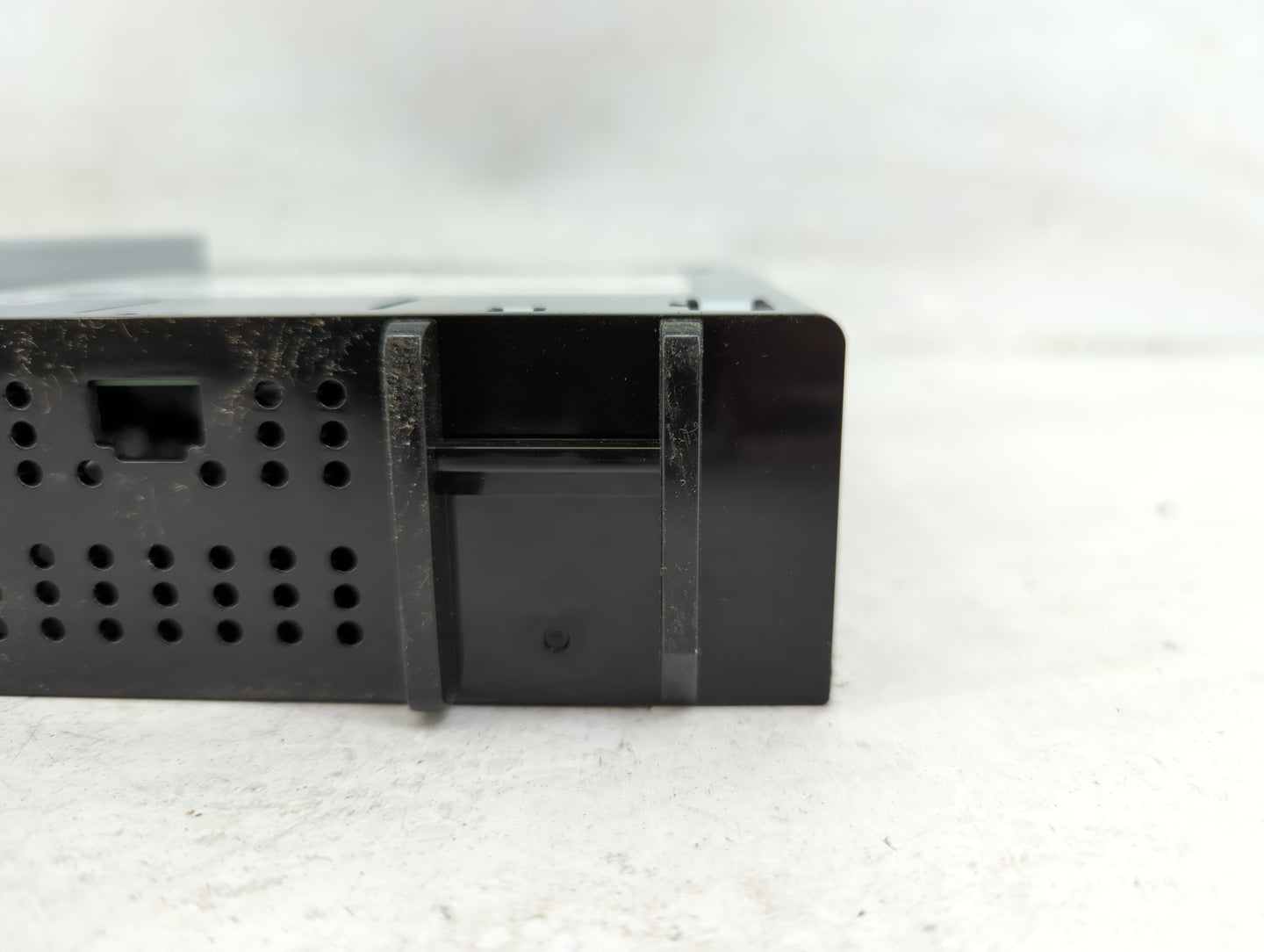 2020-2022 Chevrolet Spark Radio AM FM Cd Player Receiver Replacement P/N:42724500 555343750 Fits Fits 2020 2021 2022 OEM Use