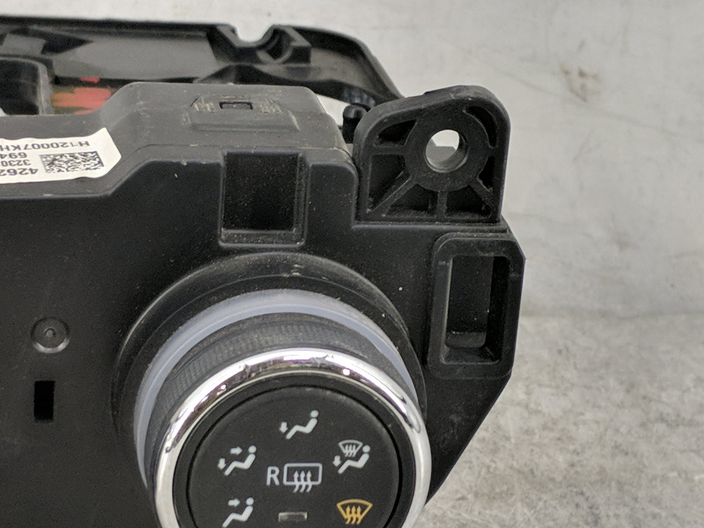 2019-2022 Chevrolet Spark Climate Control Module Temperature AC/Heater Replacement P/N:42620151 3230100000X Fits OEM Used Au