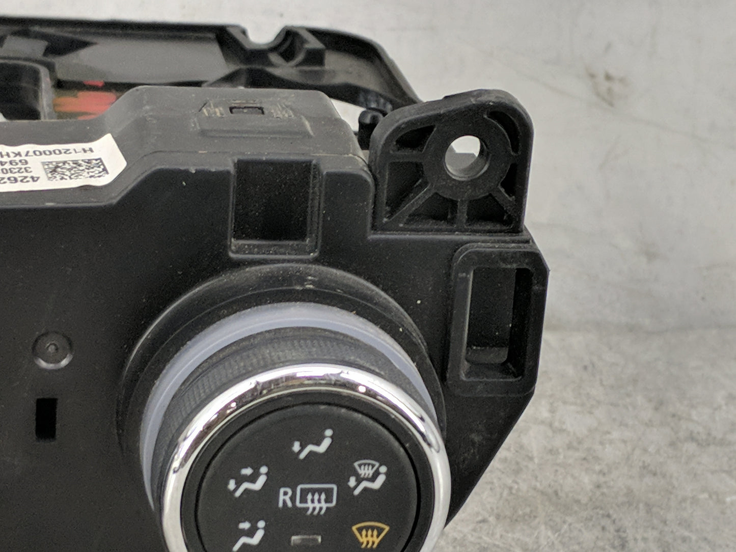 2019-2022 Chevrolet Spark Climate Control Module Temperature AC/Heater Replacement P/N:42620151 3230100000X Fits OEM Used Au