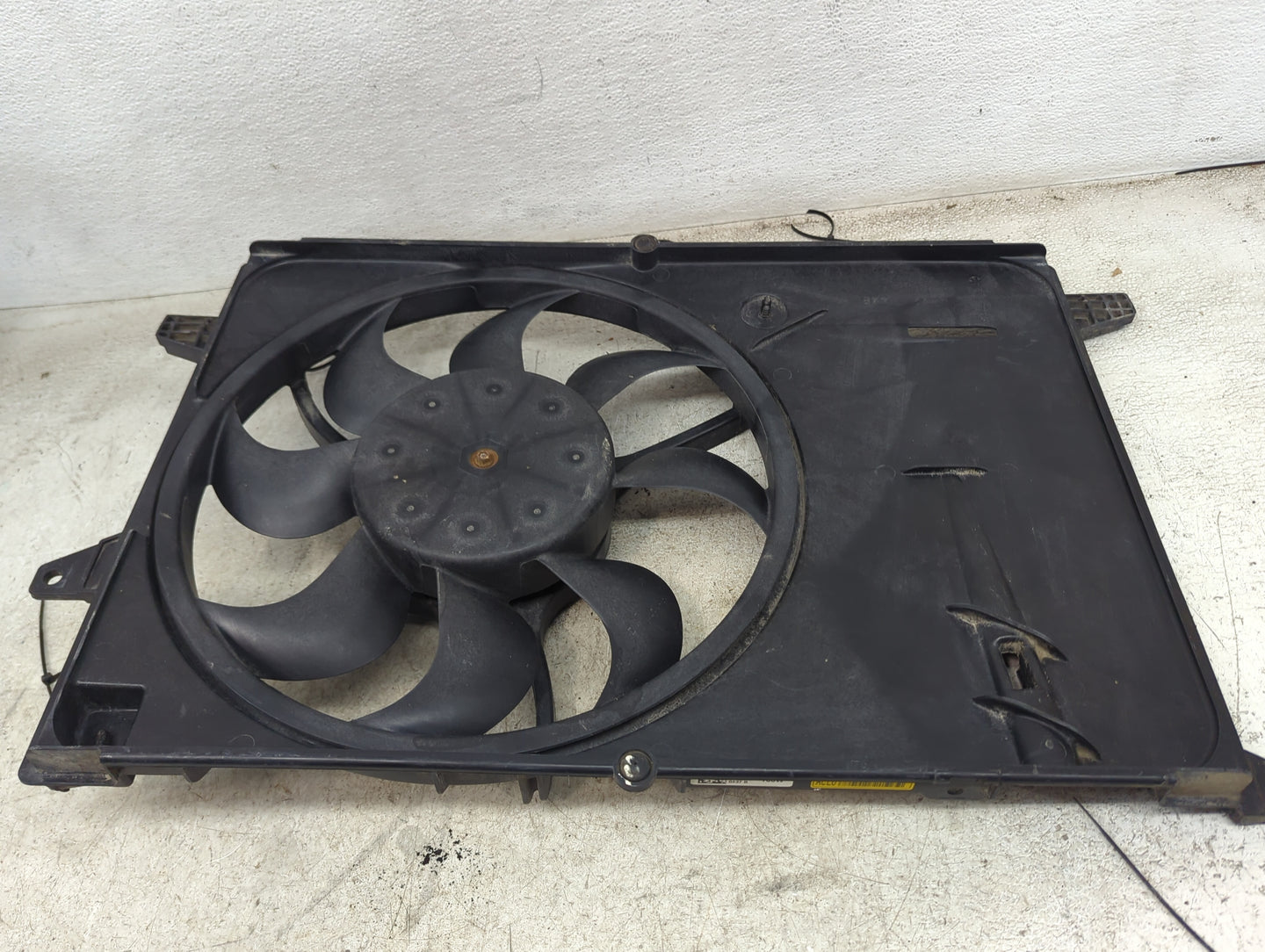 2016-2022 Chevrolet Spark Electric Radiator Cooling Fan Motor Assembly P/N:42426778 42557975 Fits OEM Used Auto Parts - Oemu