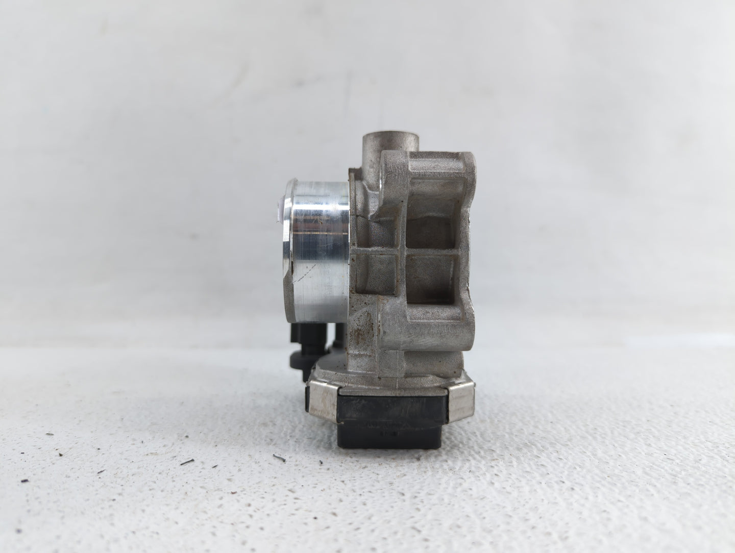 2016-2018 Chevrolet Spark Throttle Body P/N:12673014 Fits Fits 2016 2017 2018 OEM Used Auto Parts - Oemusedautoparts1.com
