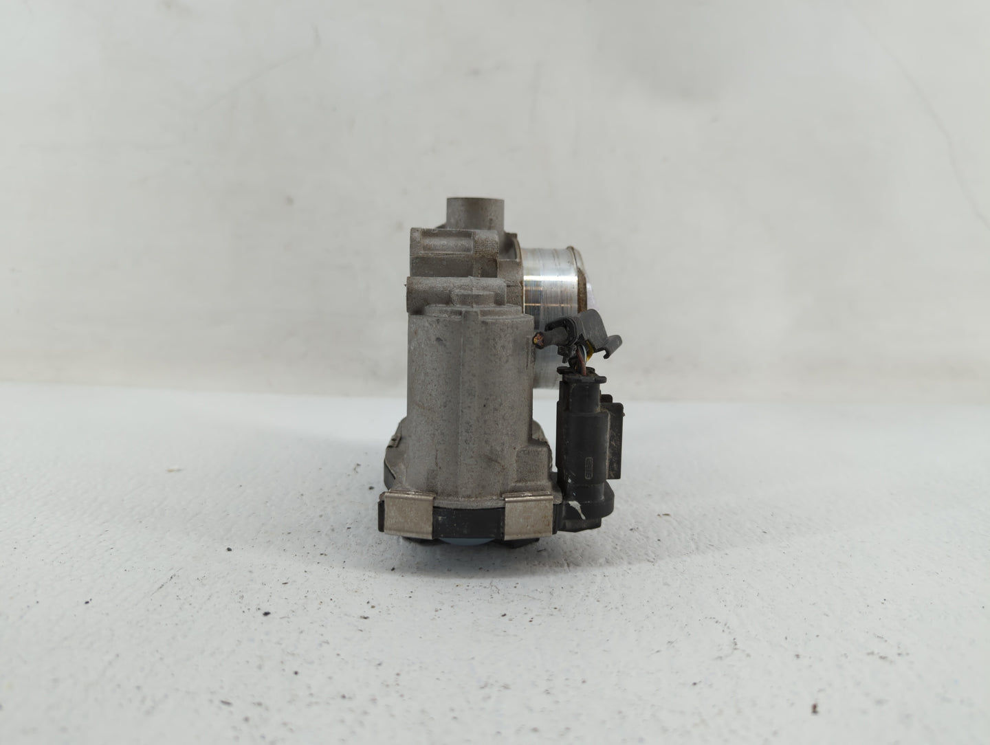 2016-2018 Chevrolet Spark Throttle Body P/N:12673014 Fits Fits 2016 2017 2018 OEM Used Auto Parts - Oemusedautoparts1.com