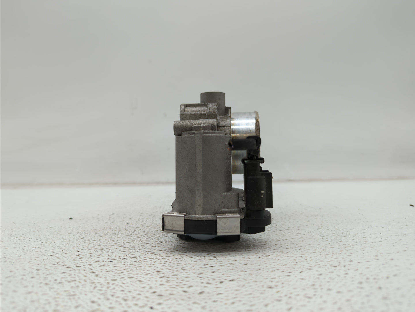 2016-2018 Chevrolet Spark Throttle Body P/N:12673014 Fits Fits 2016 2017 2018 OEM Used Auto Parts - Oemusedautoparts1.com