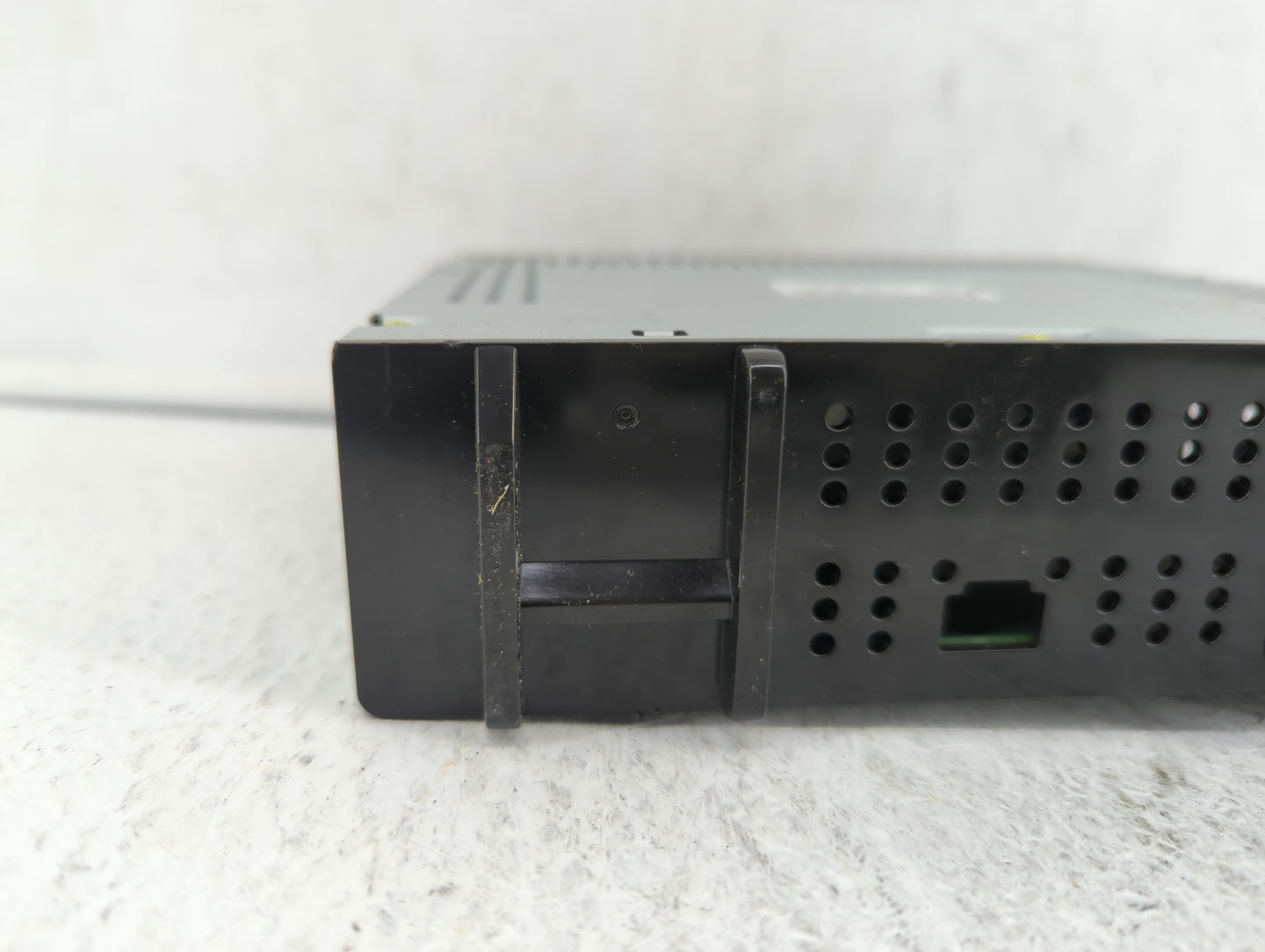 2020 Chevrolet Spark Radio AM FM Cd Player Receiver Replacement P/N:42724500 Fits OEM Used Auto Parts - Oemusedautoparts1.co
