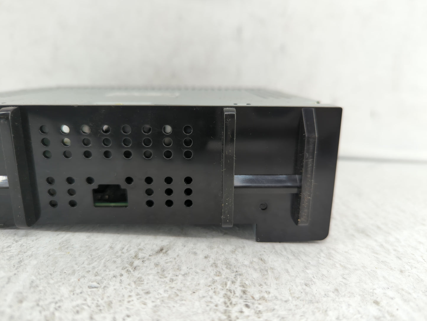 2020 Chevrolet Spark Radio AM FM Cd Player Receiver Replacement P/N:42724500 Fits OEM Used Auto Parts - Oemusedautoparts1.co