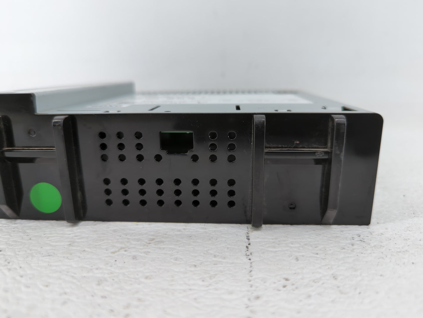 2020 Chevrolet Spark Radio AM FM Cd Player Receiver Replacement P/N:42724500 Fits OEM Used Auto Parts - Oemusedautoparts1.co