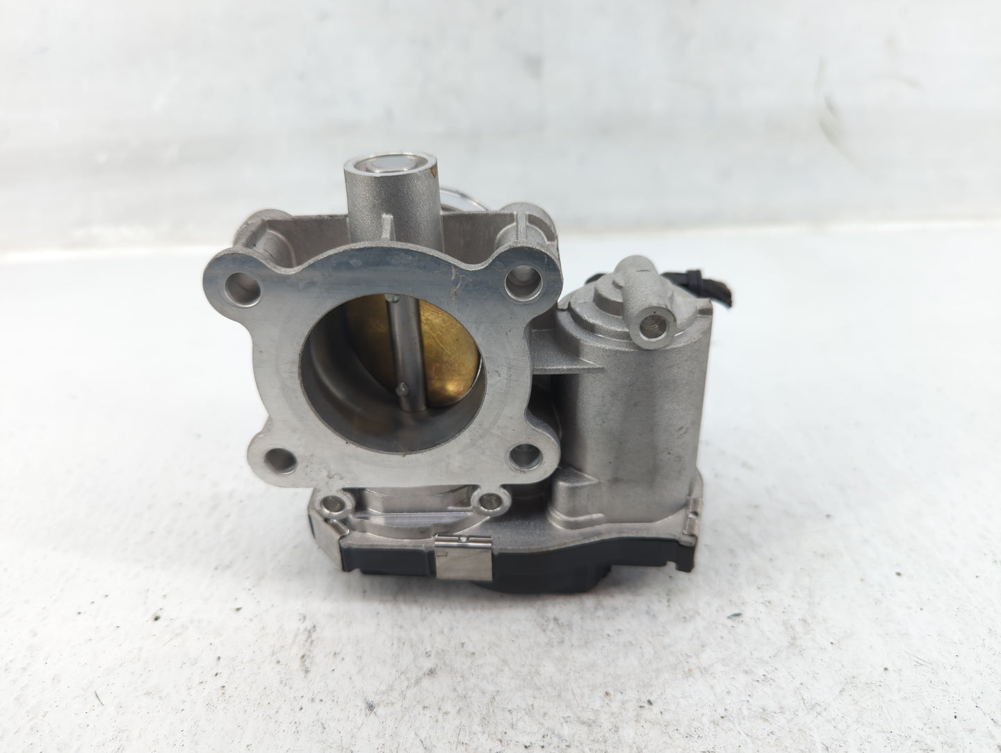 2016-2022 Chevrolet Spark Throttle Body P/N:12673014 Fits Fits 2016 2017 2018 2019 2020 2021 2022 OEM Used Auto Parts - Oemu