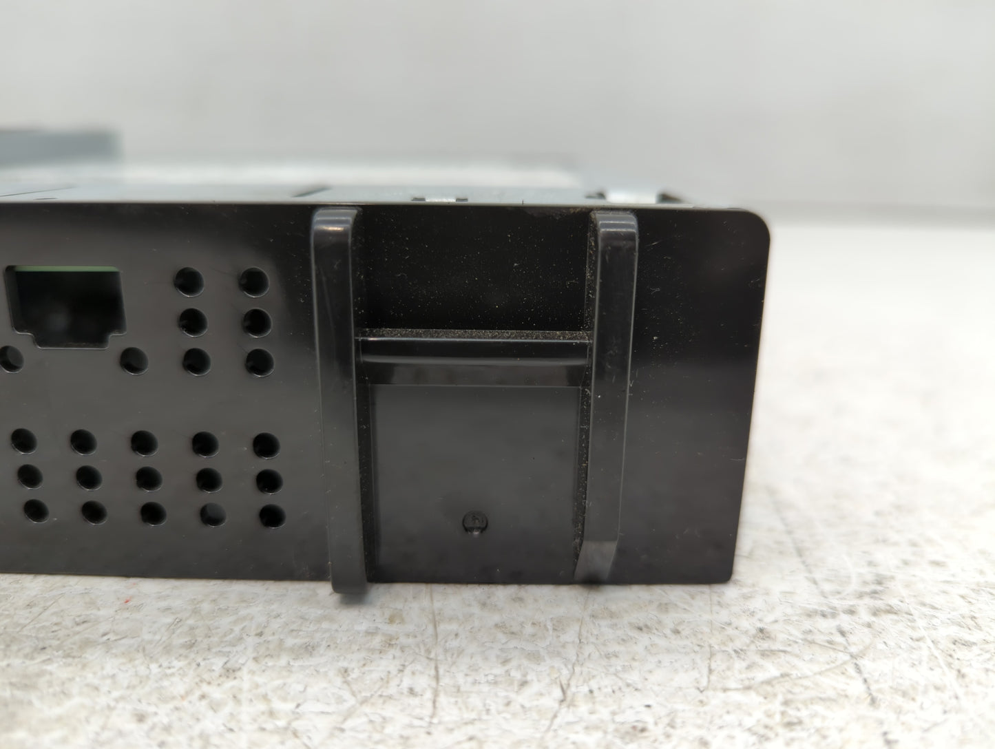2020-2022 Chevrolet Spark Radio AM FM Cd Player Receiver Replacement P/N:42724500 Fits Fits 2020 2021 2022 OEM Used Auto Par
