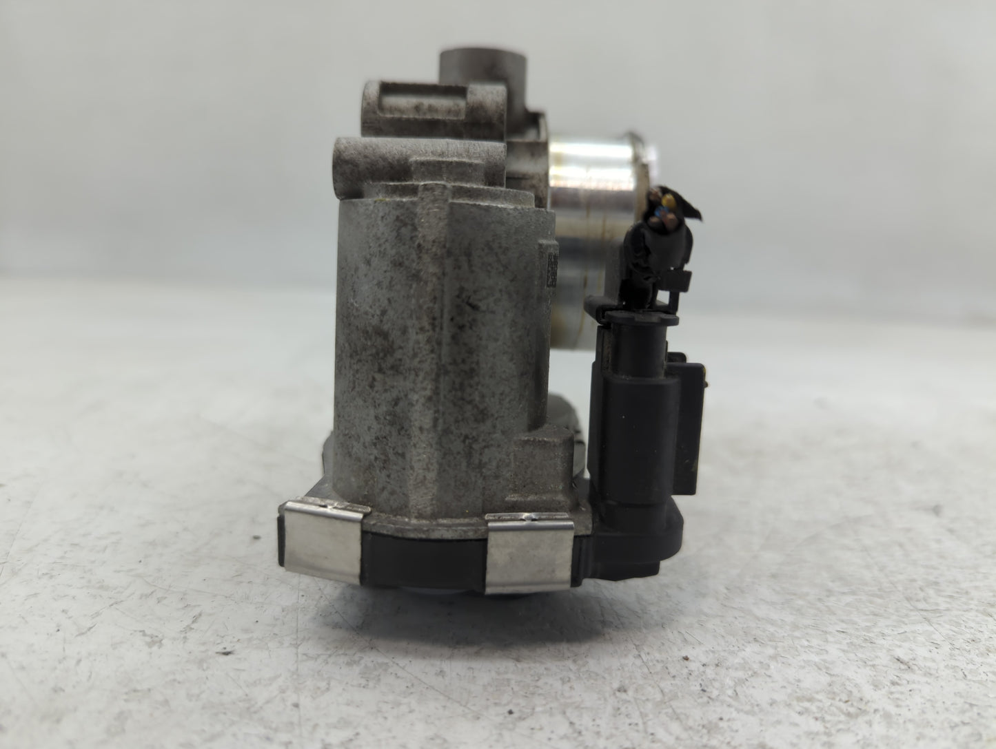 2016-2022 Chevrolet Spark Throttle Body P/N:12673014 Fits Fits 2016 2017 2018 2019 2020 2021 2022 OEM Used Auto Parts - Oemu