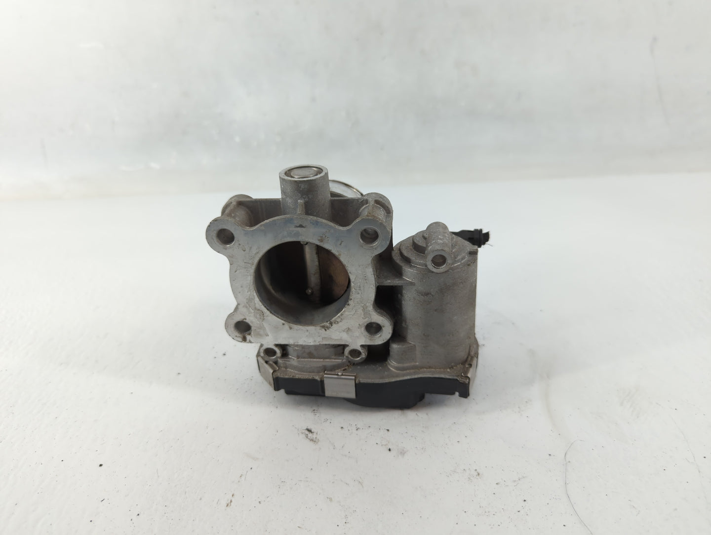 2016-2022 Chevrolet Spark Throttle Body P/N:12673014 Fits Fits 2016 2017 2018 2019 2020 2021 2022 OEM Used Auto Parts - Oemu