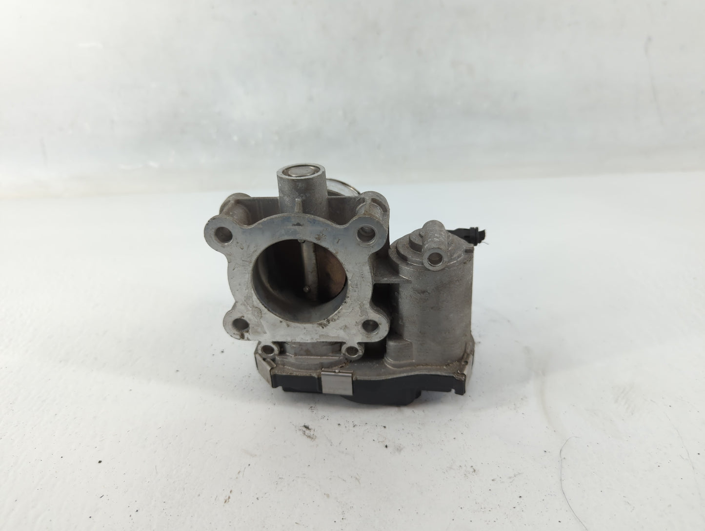 2016-2022 Chevrolet Spark Throttle Body P/N:12673014 Fits Fits 2016 2017 2018 2019 2020 2021 2022 OEM Used Auto Parts - Oemu