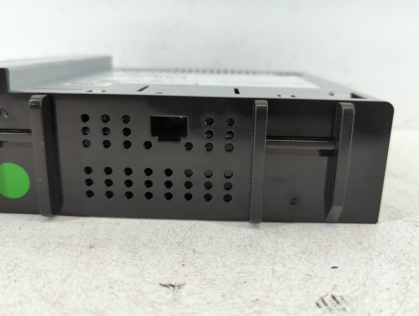 2020-2022 Chevrolet Spark Am Fm Cd Player Radio Receiver - Oemusedautoparts1.com