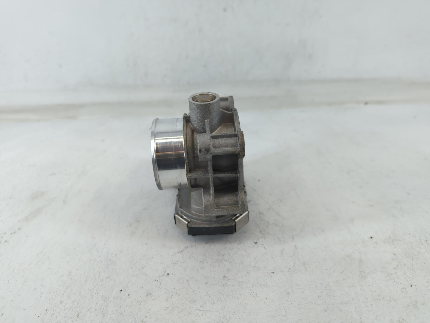 2016-2022 Chevrolet Spark Throttle Body P/N:12673014 Fits Fits 2016 2017 2018 2019 2020 2021 2022 OEM Used Auto Parts - Oemu