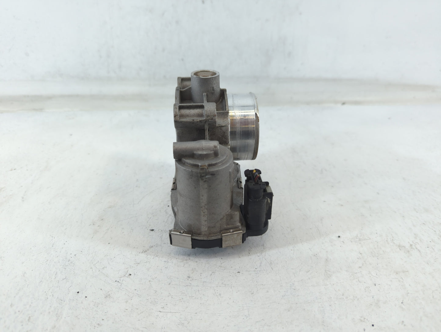 2016-2022 Chevrolet Spark Throttle Body P/N:12673014 Fits Fits 2016 2017 2018 2019 2020 2021 2022 OEM Used Auto Parts - Oemu