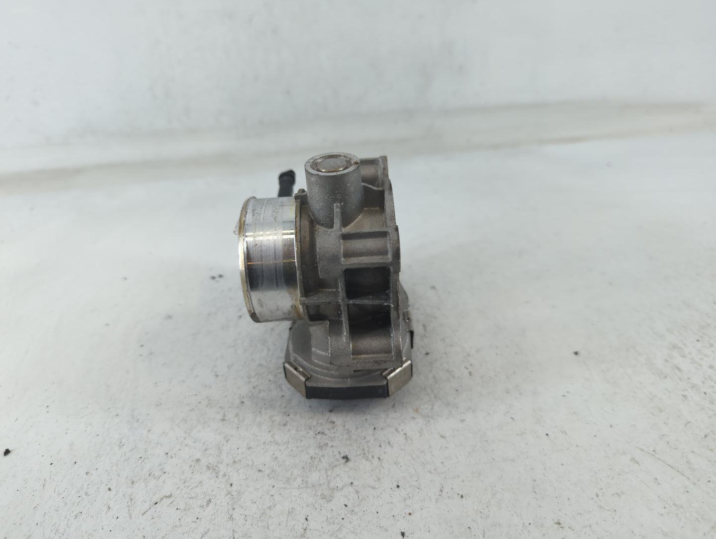 2016-2022 Chevrolet Spark Throttle Body P/N:12673014 Fits Fits 2016 2017 2018 2019 2020 2021 2022 OEM Used Auto Parts - Oemu