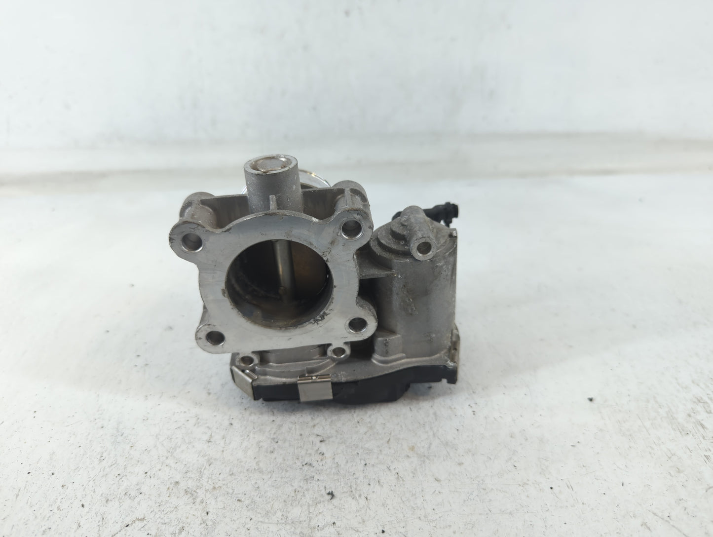 2016-2022 Chevrolet Spark Throttle Body P/N:12673014 Fits Fits 2016 2017 2018 2019 2020 2021 2022 OEM Used Auto Parts - Oemu