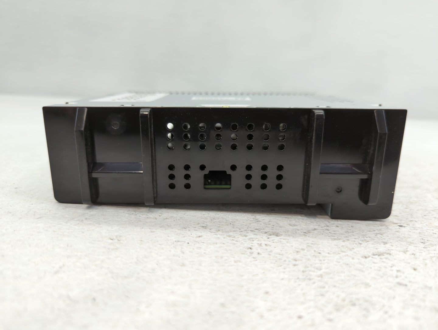 2020-2022 Chevrolet Spark Radio AM FM Cd Player Receiver Replacement P/N:42724500 Fits Fits 2020 2021 2022 OEM Used Auto Par