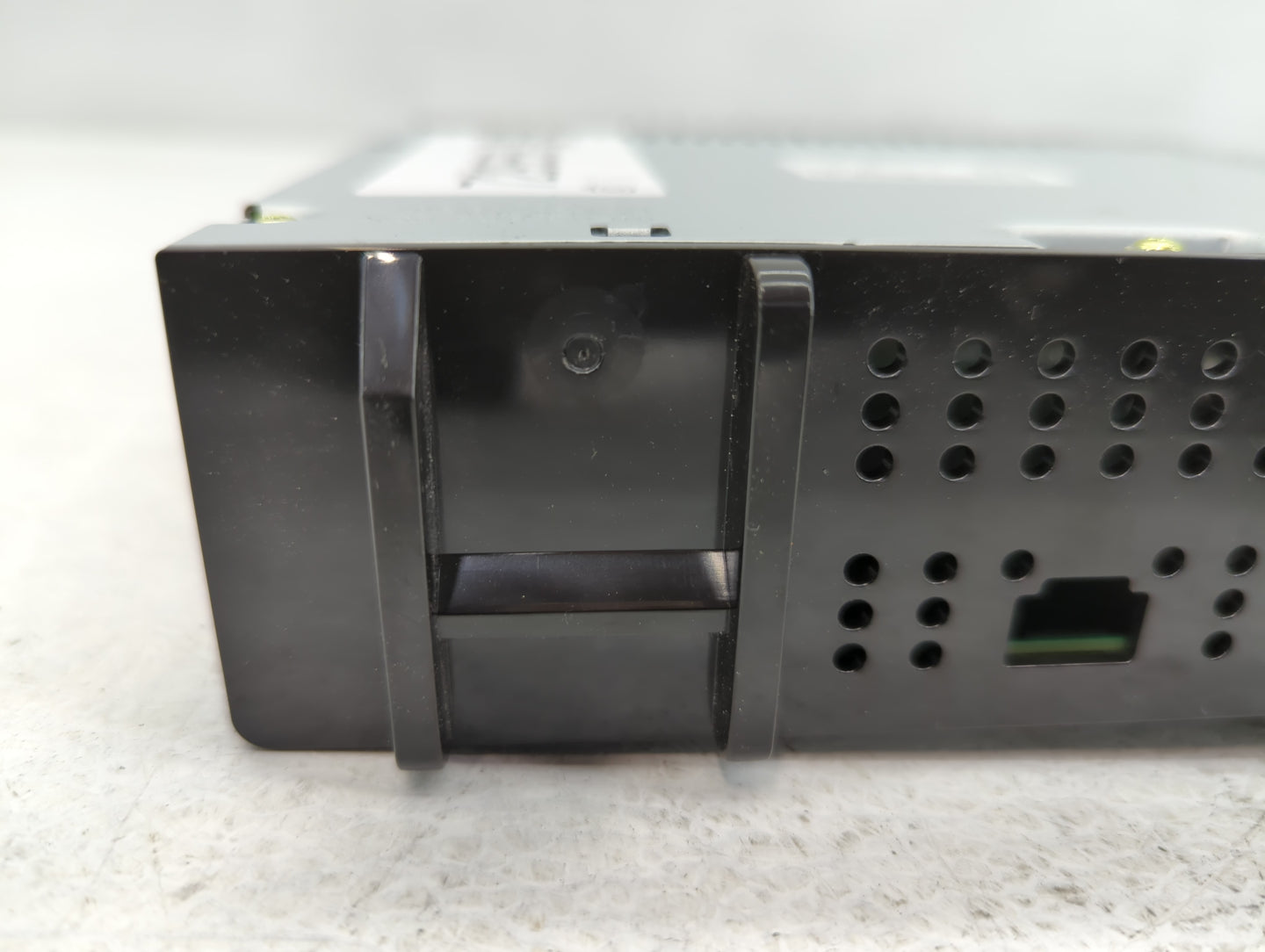 2020-2022 Chevrolet Spark Radio AM FM Cd Player Receiver Replacement P/N:42724500 Fits Fits 2020 2021 2022 OEM Used Auto Par