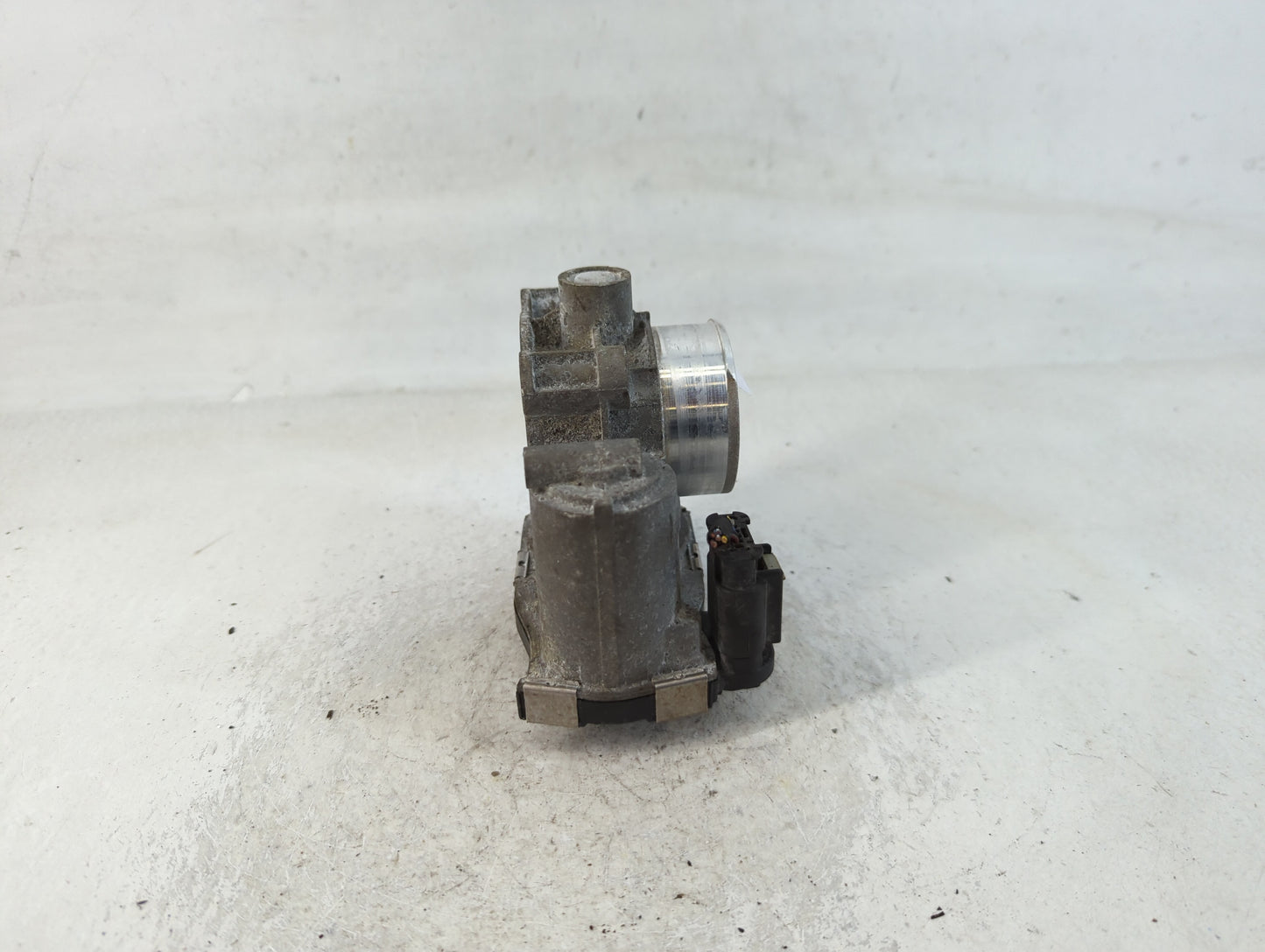 2016-2022 Chevrolet Spark Throttle Body P/N:12673014 Fits Fits 2016 2017 2018 2019 2020 2021 2022 OEM Used Auto Parts - Oemu