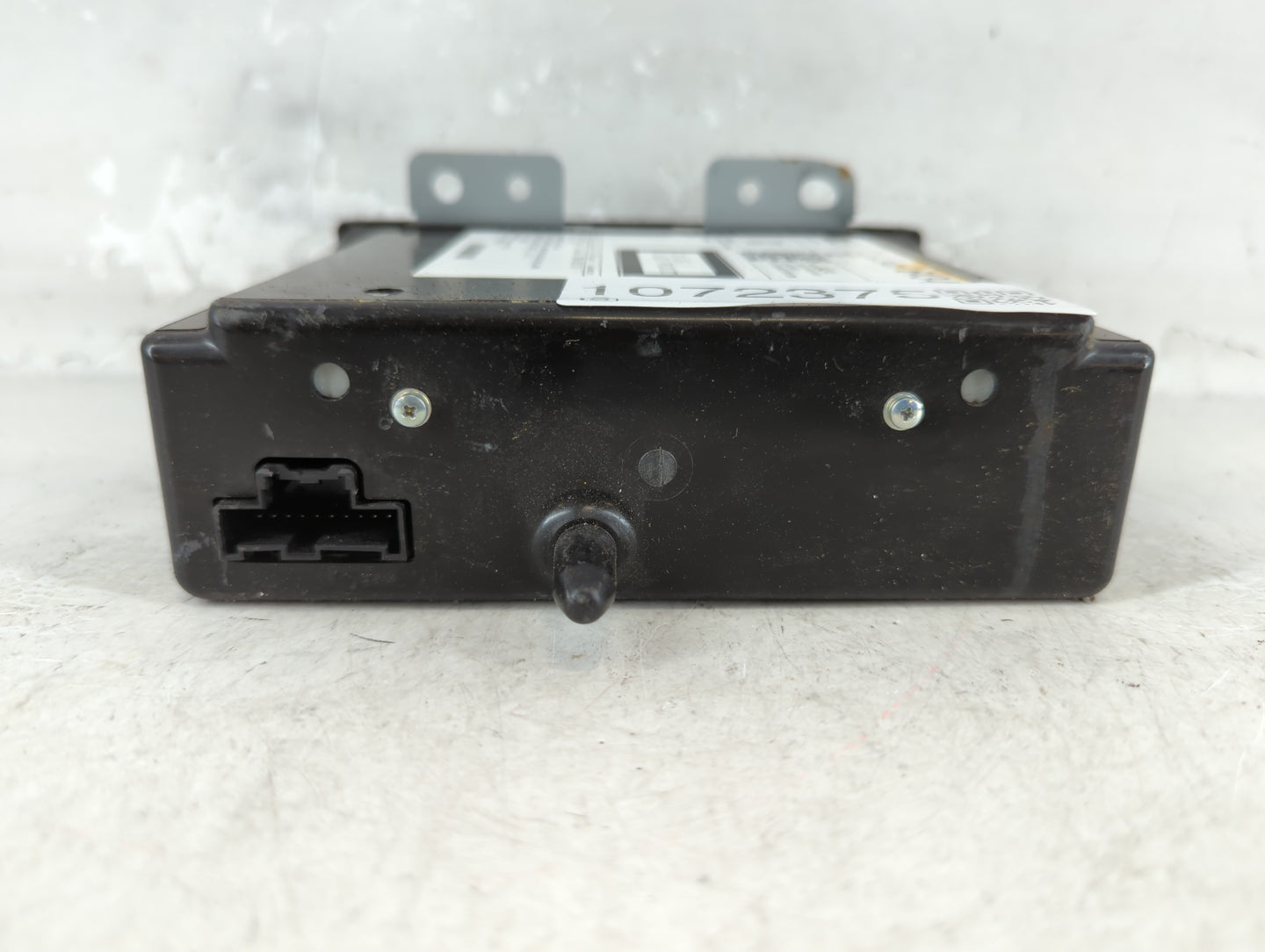 2020 Chevrolet Suburban 1500 Radio AM FM Cd Player Receiver Replacement P/N:84016434 Fits Fits 2016 2017 2018 2019 OEM Used 