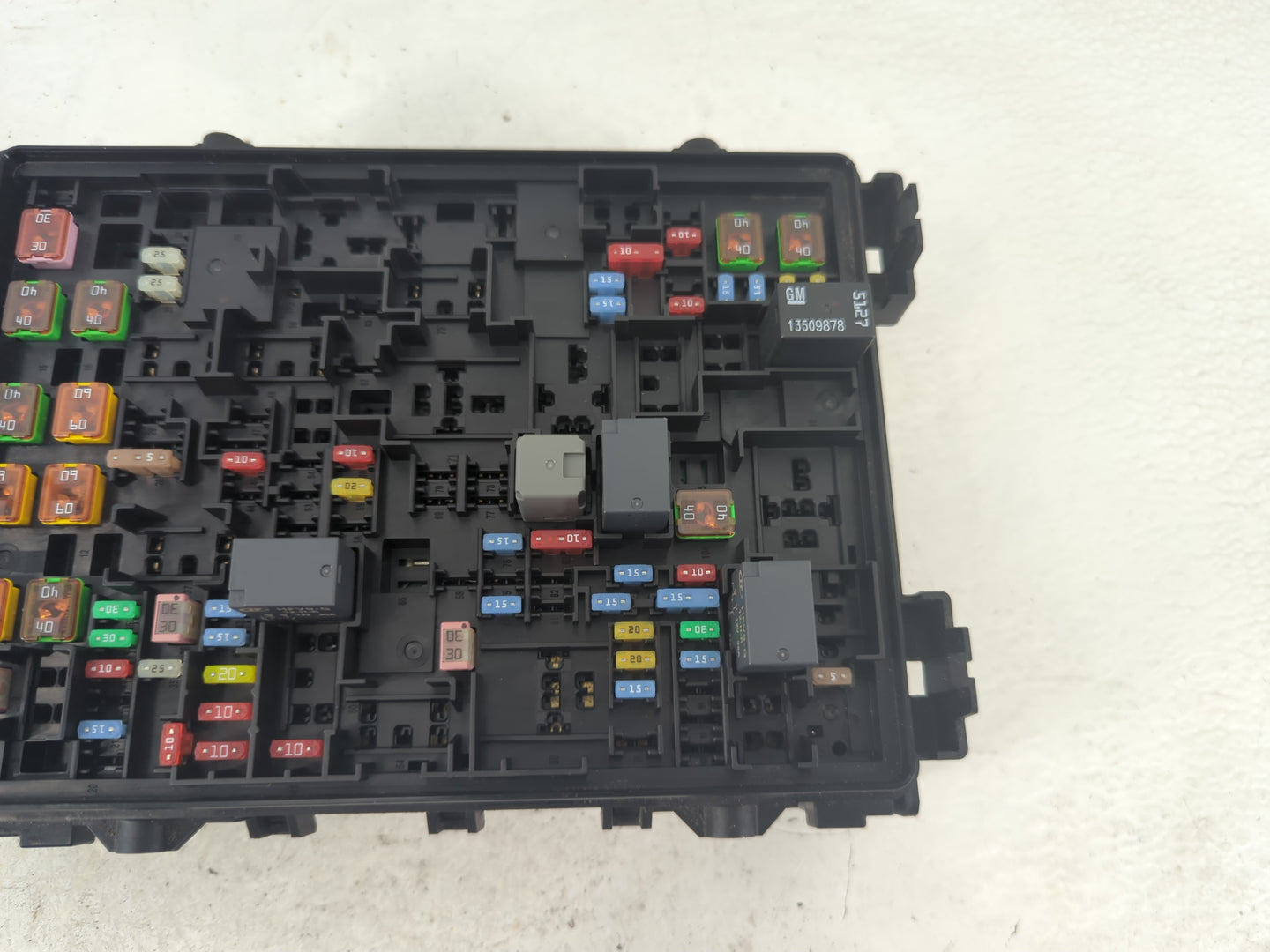 2020 Chevrolet Suburban 1500 Fusebox Fuse Box Panel Relay Module Fits Fits 2015 2016 2017 2018 2019 OEM Used Auto Parts - Oe