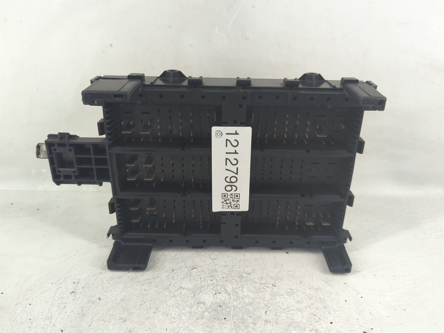 2020 Chevrolet Suburban 1500 Fusebox Fuse Box Panel Relay Module Fits Fits 2015 2016 2017 2018 2019 OEM Used Auto Parts - Oe