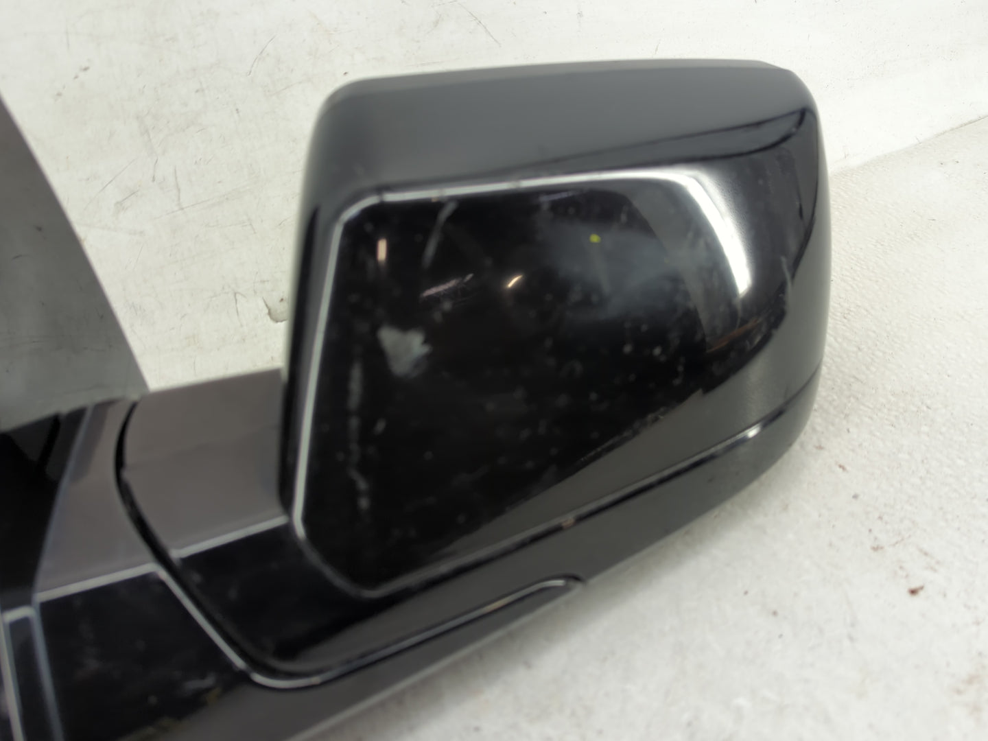 2020 Chevrolet Suburban 1500 Driver Side View Mirror - Left Door Mirror OEM Used - Oemusedautoparts1.com