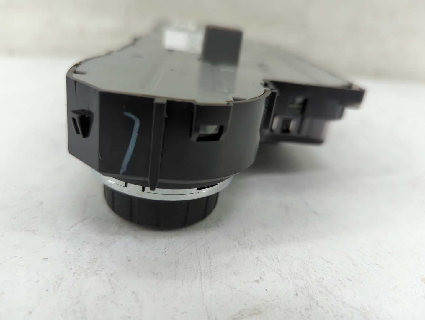 2020 Chevrolet Suburban 1500 Climate Control Module Temperature AC/Heater Replacement P/N:84258727 Fits Fits 2017 2018 2019 
