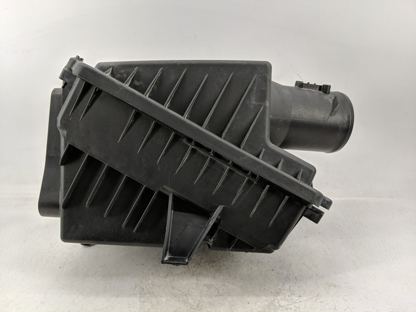 2017-2020 Chevrolet Tahoe Air Cleaner Intake-duct Hose Tube - Oemusedautoparts1.com
