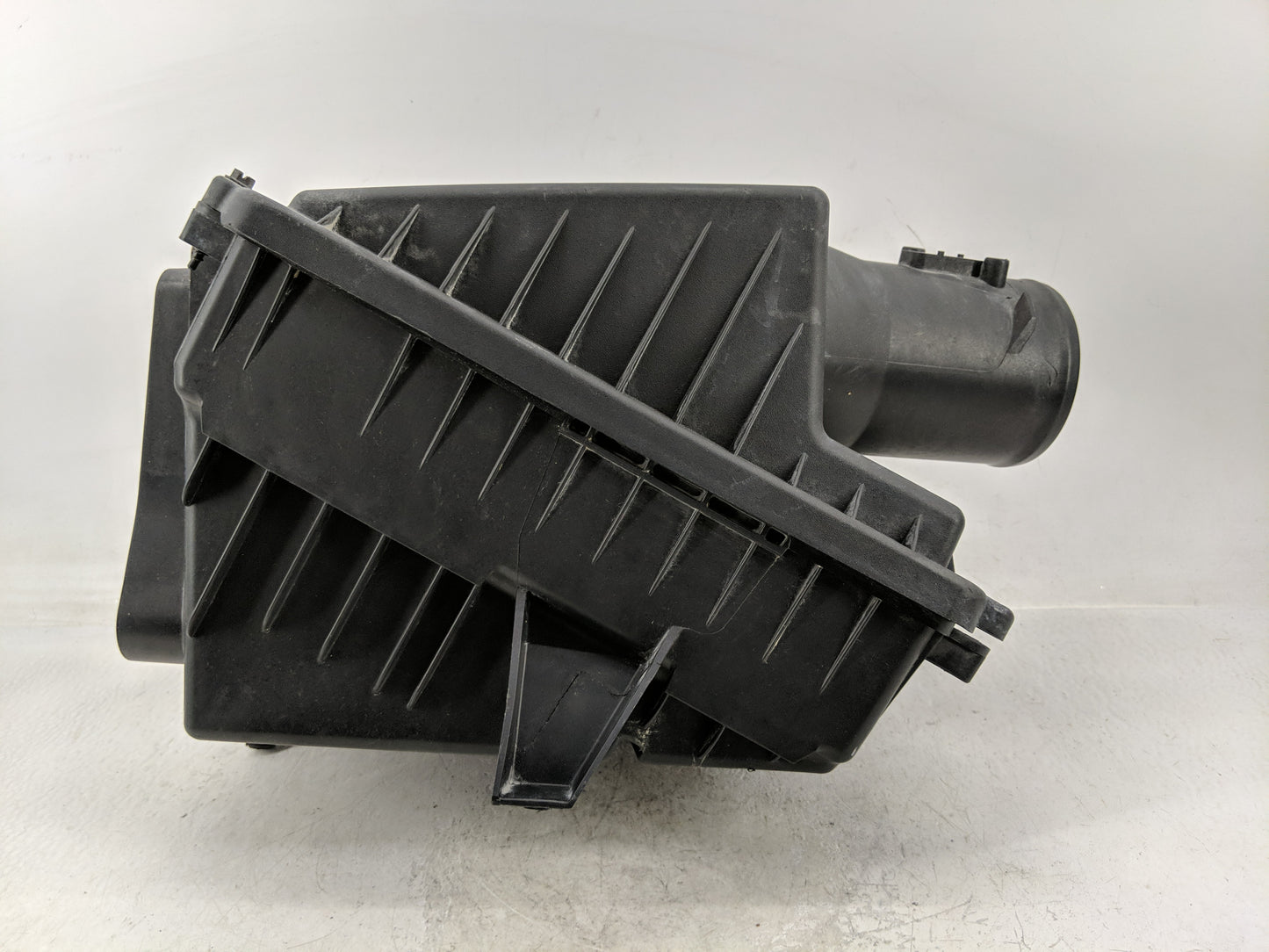 2017-2020 Chevrolet Tahoe Air Cleaner Intake-duct Hose Tube - Oemusedautoparts1.com