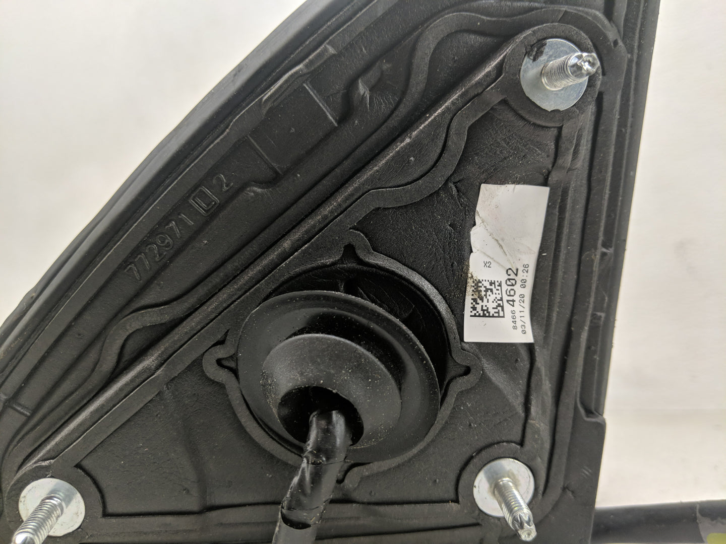 2015-2020 Chevrolet Tahoe Driver Side View Mirror - Left Door Mirror OEM Used - Oemusedautoparts1.com