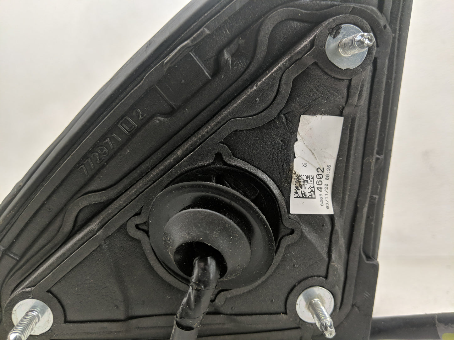 2015-2020 Chevrolet Tahoe Driver Side View Mirror - Left Door Mirror OEM Used - Oemusedautoparts1.com