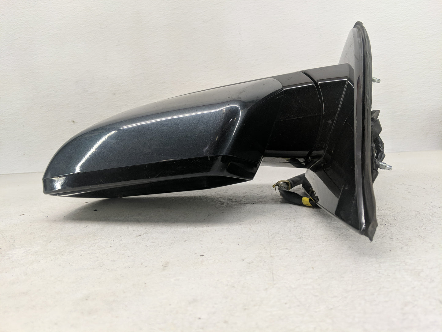2015-2020 Chevrolet Tahoe Driver Side View Mirror - Left Door Mirror OEM Used - Oemusedautoparts1.com
