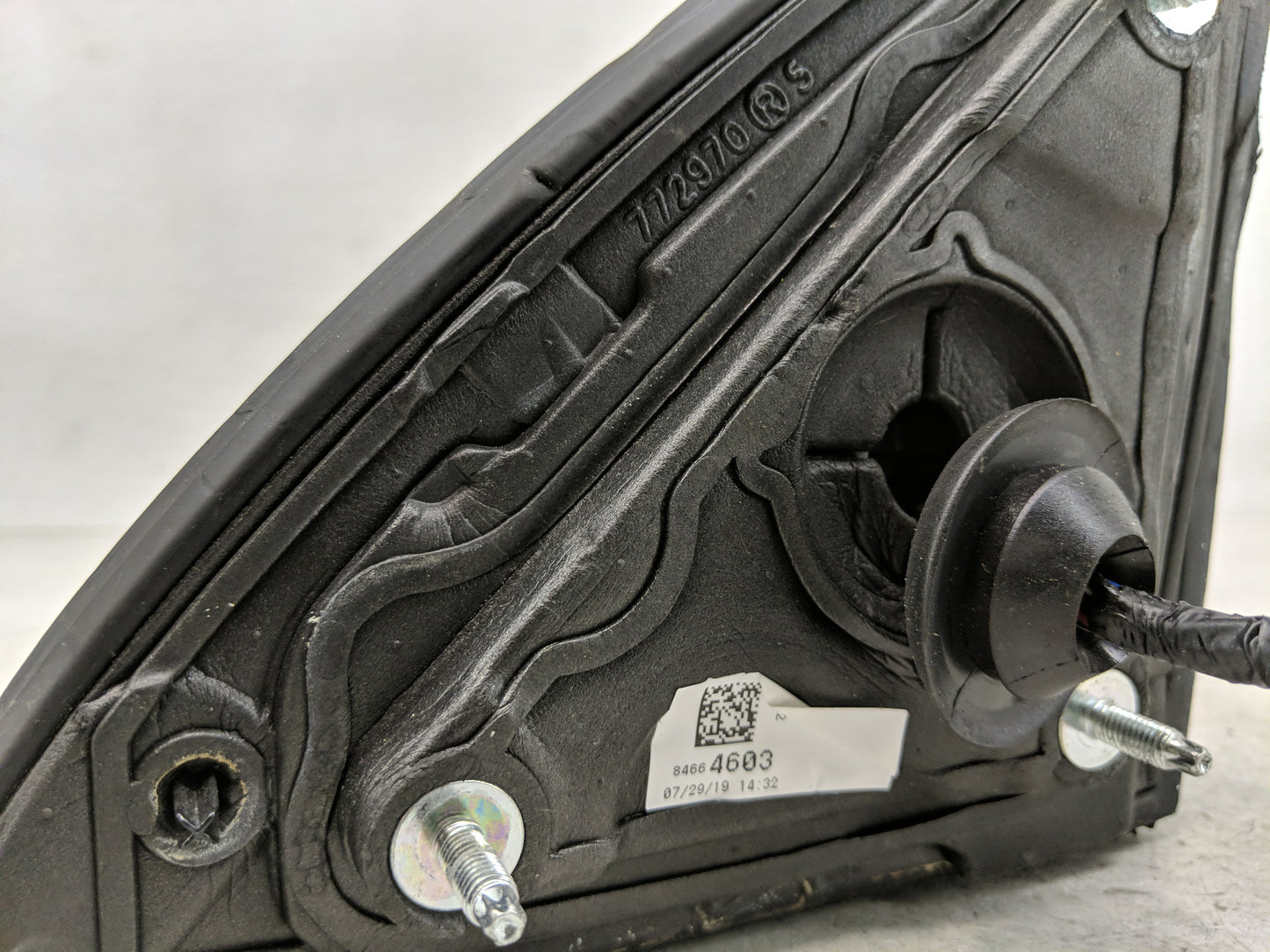 2015-2020 Chevrolet Tahoe Side Mirror Replacement Passenger Right View Door Mirror P/N:84664603 Fits OEM Used Auto Parts - O