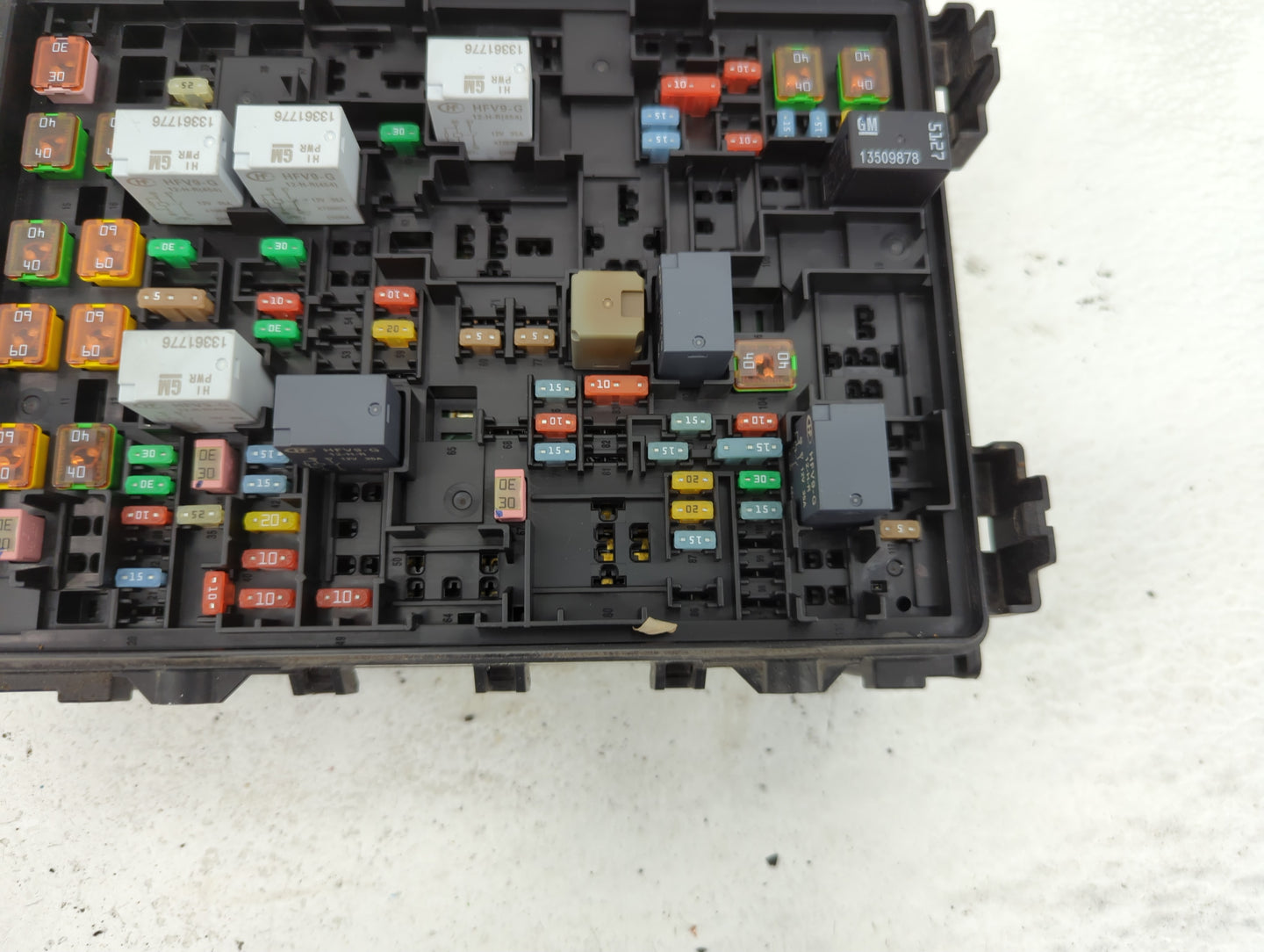 2015-2020 Chevrolet Tahoe Fusebox Fuse Box Panel Relay Module Fits Fits 2015 2016 2017 2018 2019 2020 OEM Used Auto Parts - 
