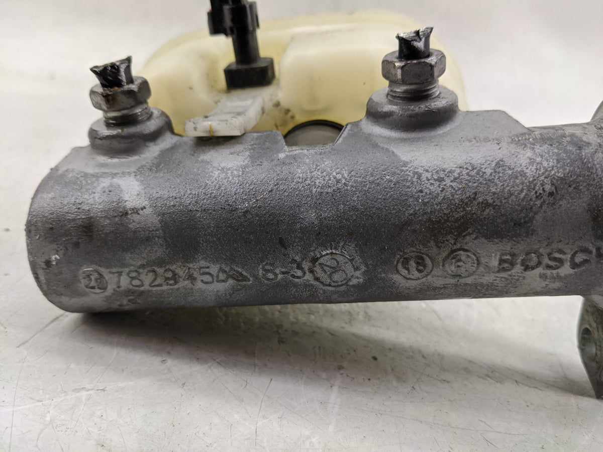 2015-2020 Chevrolet Tahoe Brake Master Cylinder 1376841 - Oemusedautoparts1.com