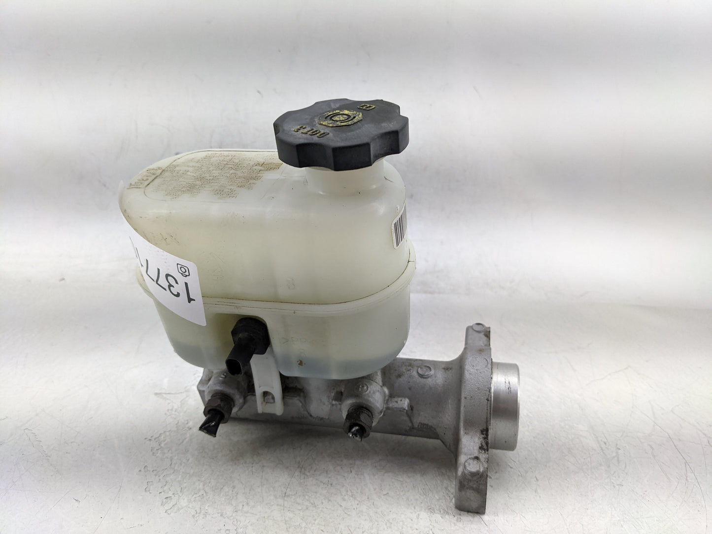 2015-2020 Chevrolet Tahoe Brake Master Cylinder 1377108 - Oemusedautoparts1.com