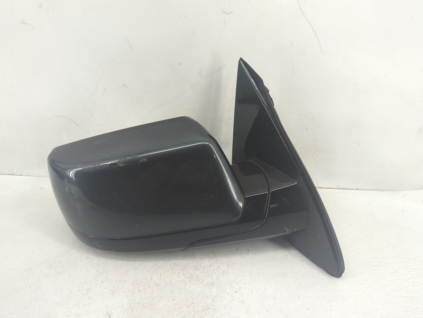 2015-2020 Chevrolet Tahoe Passenger Side View Mirror - Right Door Mirror OEM Used - Oemusedautoparts1.com