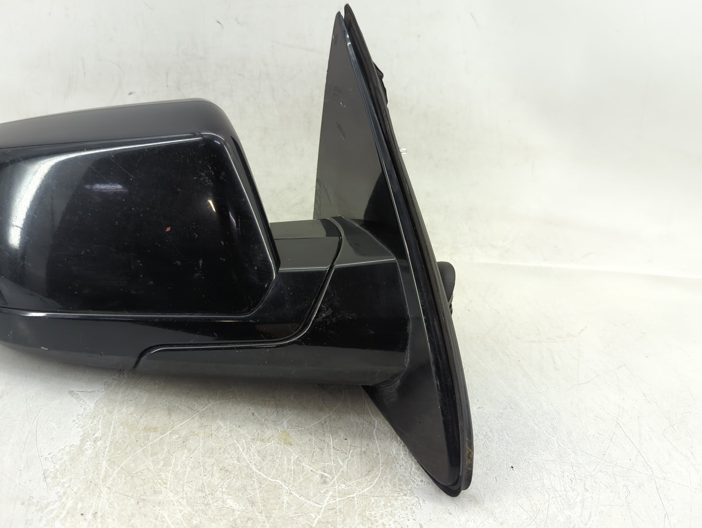 2015-2020 Chevrolet Tahoe Passenger Side View Mirror - Right Door Mirror OEM Used - Oemusedautoparts1.com