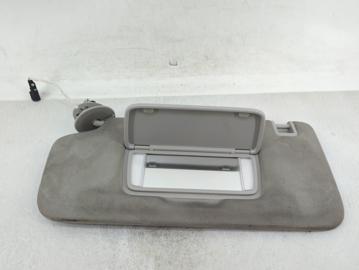 2015-2020 Chevrolet Tahoe Sun Visor Shade Replacement Driver Left Mirror Fits Fits 2015 2016 2017 2018 2019 2020 OEM Used Au
