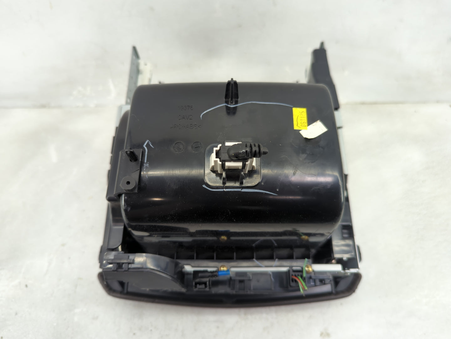 2017-2020 Chevrolet Tahoe Radio AM FM Cd Player Receiver Replacement Fits Fits 2017 2018 2019 2020 OEM Used Auto Parts - Oem