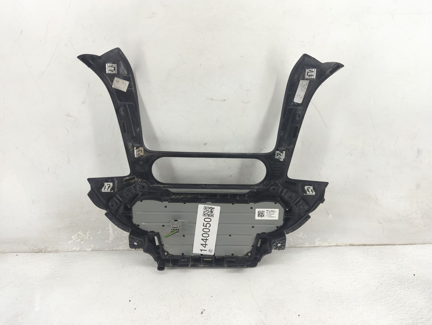 2017-2020 Chevrolet Tahoe Climate Control Module Temperature AC/Heater Replacement P/N:84258727 Fits Fits 2017 2018 2019 202