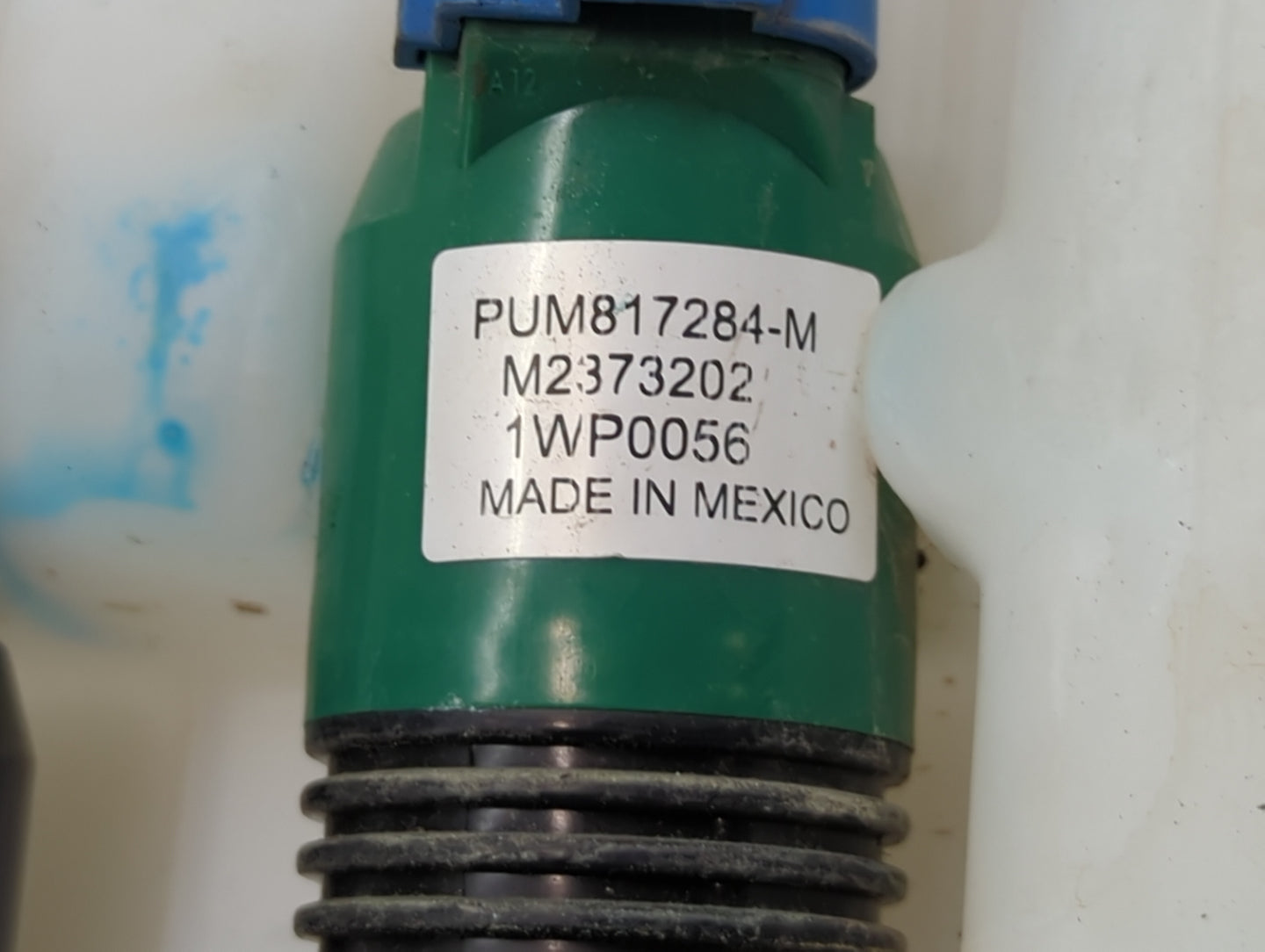 2015-2020 Chevrolet Tahoe Windshield Washer Fluid Reservoir Bottle Oem 1474041 - Oemusedautoparts1.com