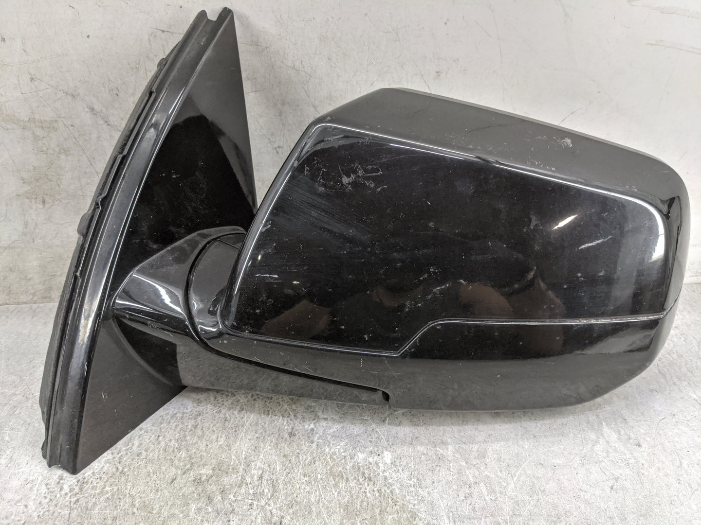 2020 Chevrolet Tahoe Driver Side View Mirror - Left Door Mirror OEM Used - Oemusedautoparts1.com