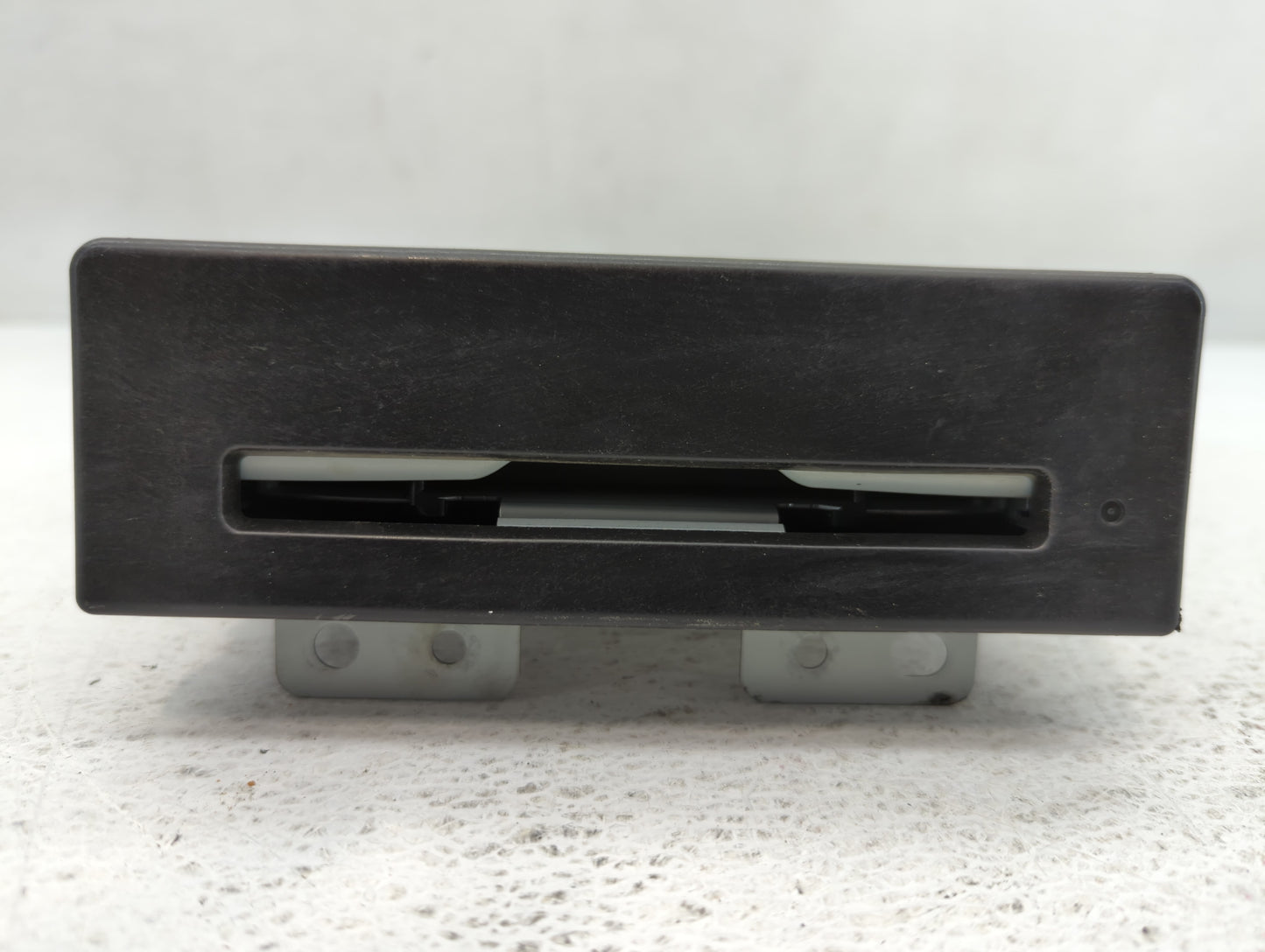 2017-2020 Chevrolet Tahoe Am Fm Cd Player Radio Receiver - Oemusedautoparts1.com