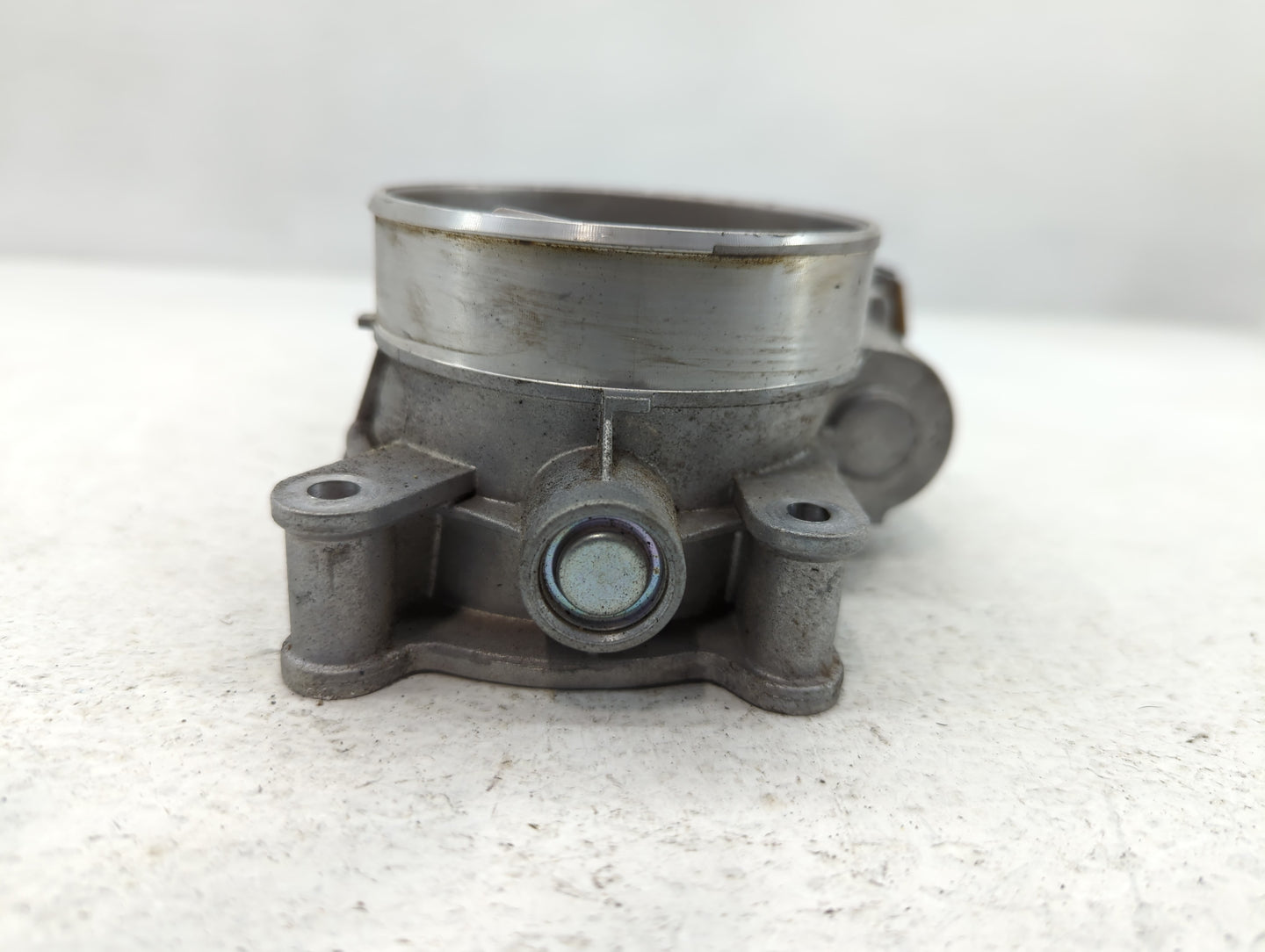 2015-2022 Chevrolet Tahoe Throttle Body P/N:12678224 Fits Fits 2014 2015 2016 2017 2018 2019 2020 2021 2022 OEM Used Auto Pa