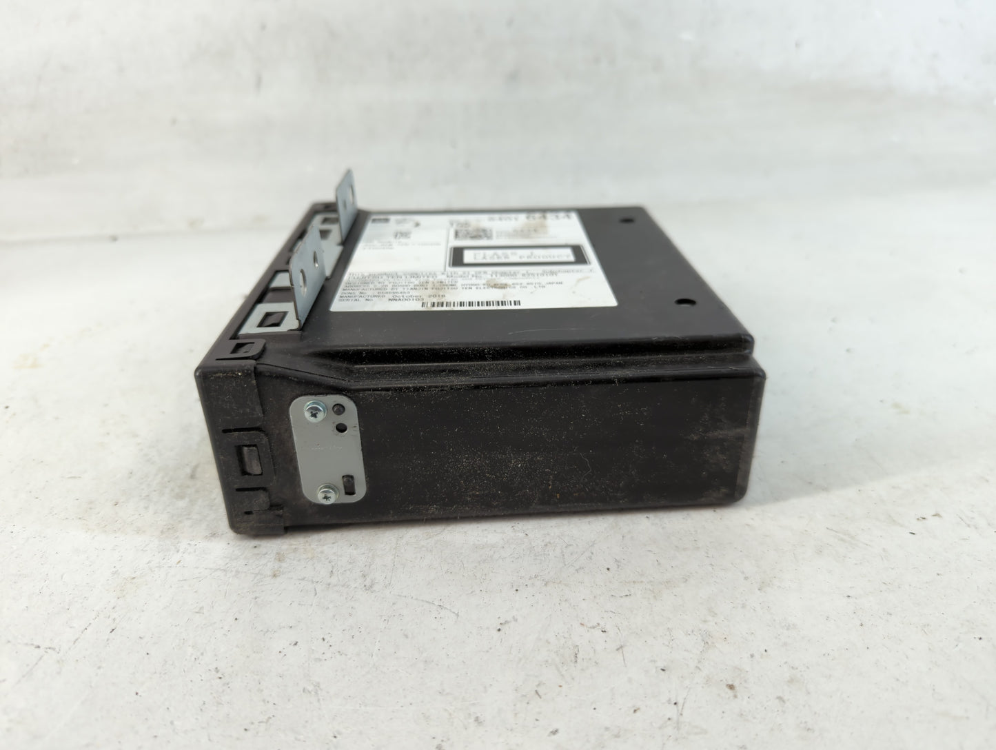 2017-2020 Chevrolet Tahoe Radio AM FM Cd Player Receiver Replacement P/N:84016434 Fits Fits 2017 2018 2019 2020 OEM Used Aut