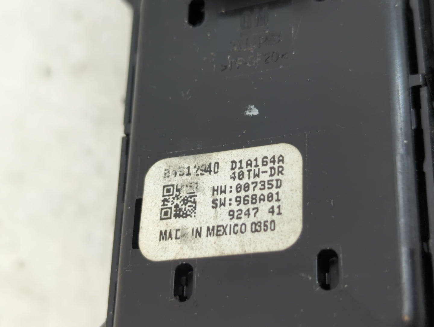 2020 Chevrolet Traverse Master Power Window Switch Replacement Driver Side Left P/N:D1A164A Fits OEM Used Auto Parts - Oemus